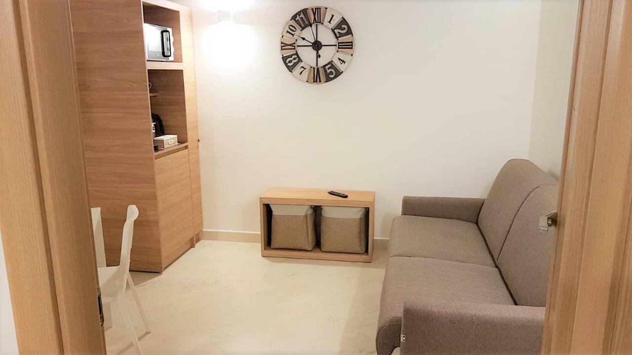 More Apartments Il Ferrarese 3 Бари Экстерьер фото